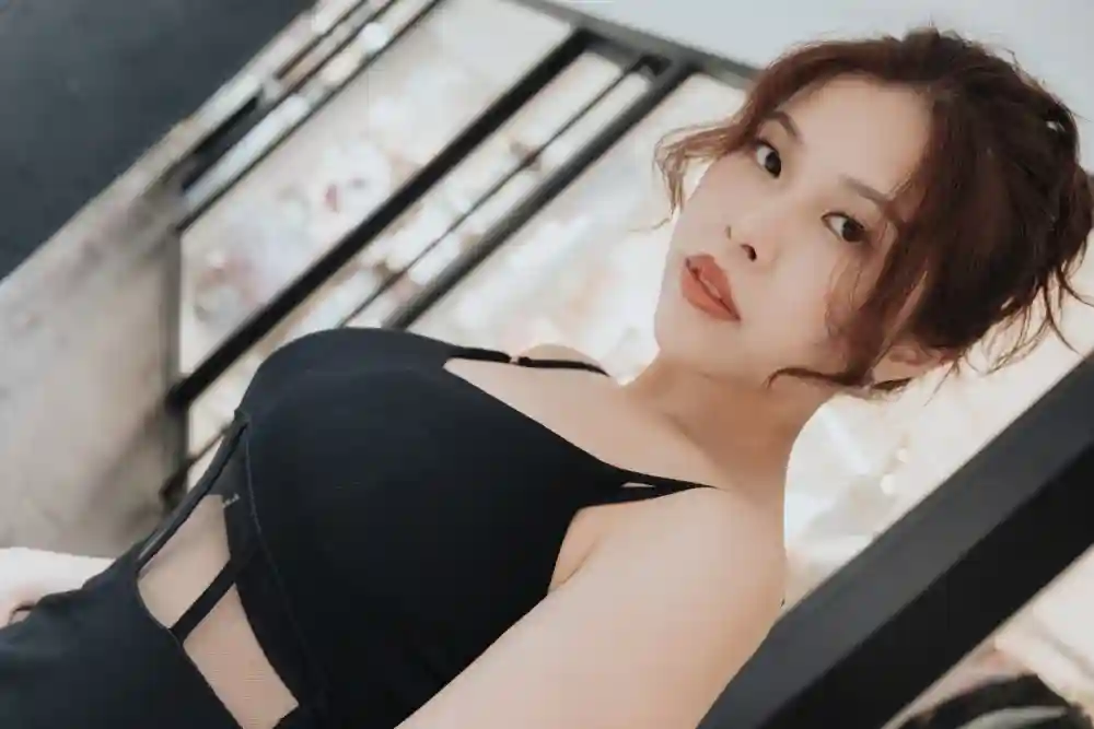 CUS-2584 Angel Films 25-year-old hotel female public relations was hit on right after get off work. The hard penis could not bear the rapid stimulation between her snow-white big breasts and ejaculated violently.