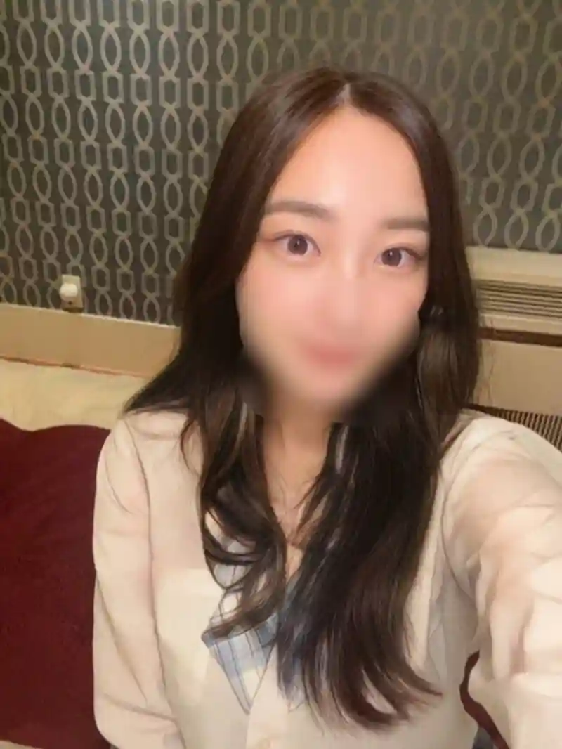 FC2-PPV-4819346 She's so beautiful she gets scouted on the streets! Her first and last creampie, cum swallow… We guarantee her cuteness!!!