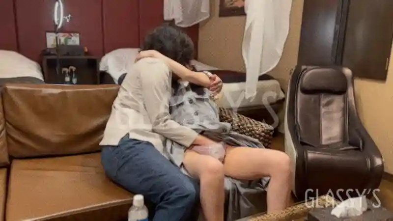 FC2-PPV-4698279 #21 played creampie on a beautiful Japanese girl with glasses │ GLASSY'S