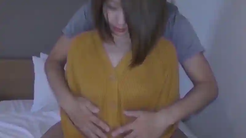 FC2-PPV-4688995 [5-day limited sale, re-edited version, thin face mosaic] A beautiful Akita wife is called out and creampied while shopping for souvenirs for her husband in a hotel in broad daylight, re-edited version