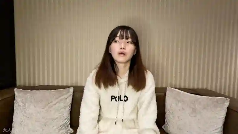 FC2-PPV-4661219 [Amateur first shoot] Haru (19) 158cm 45kg, slender and cute, but she listens to everything I say, so I got on her and creampied her, then I made her read a novel while teasing her with toys, penetrated her anus, and finally did an ATM.