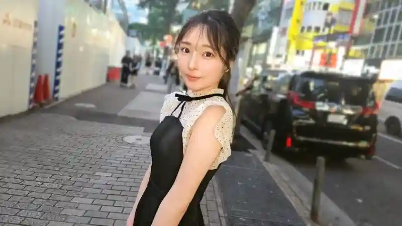 SIRO-5560 "[Angelic Beautiful Girl] Climaxes Over and Over Again with a Huge Cock She's Never Seen Before!? A beautiful girl in all her innocence is licked and made to cum over and over again in this tonight's sex scene!! [First Time Filmin