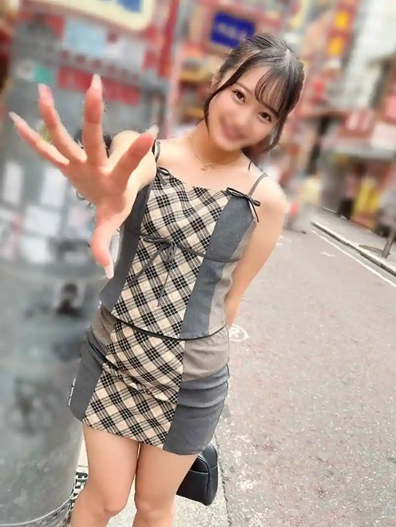 FC2-PPV-4827210 At the age where you want to pant! ★ Natural and innocent ** College student, 21 years old "Hey, let's make a baby!" Full-on sex with my super cute girlfriend, no condom, for the first time in a while (Kaho)