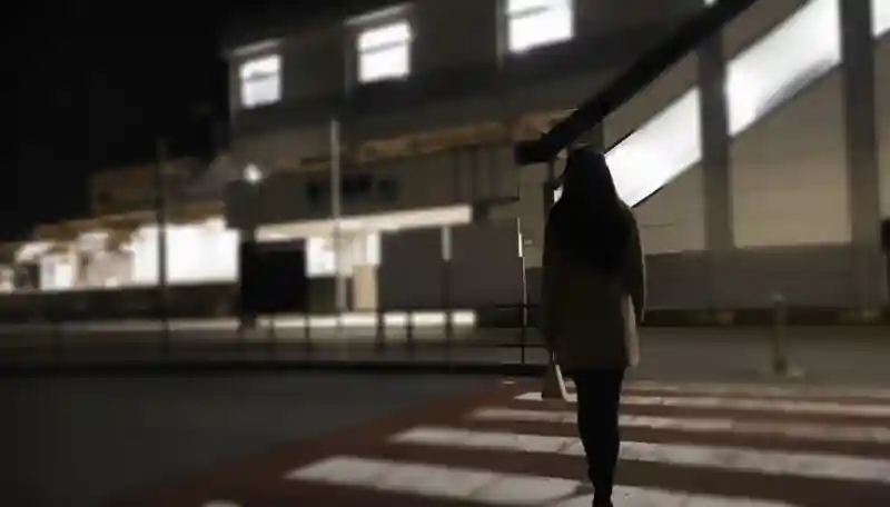 FC2-PPV-4811625 [First time filming a real lesbian wife] A beautiful woman with an 8-head body from Kawagoe ♡ A married woman who applied for an AV to get money for a lesbian brothel makes a series of slut faces within 3 seconds of a dick being inserted!