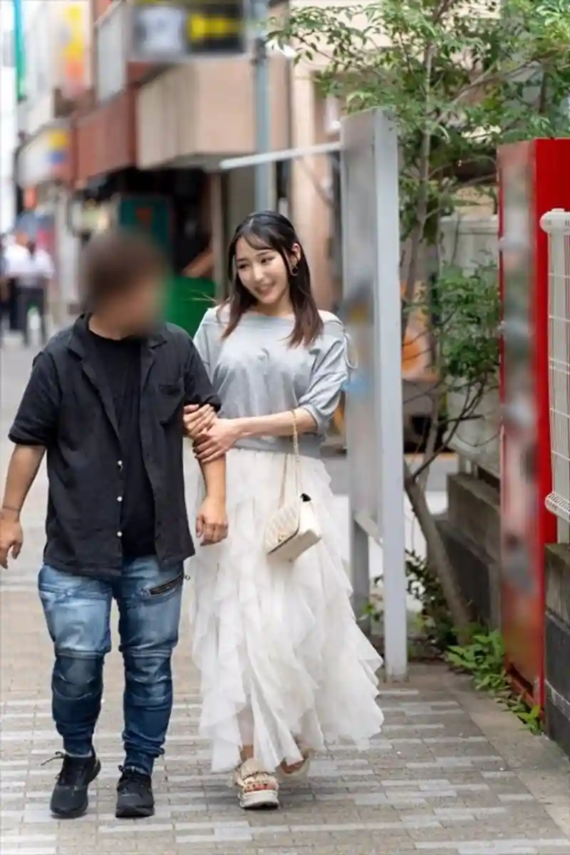 FC2-PPV-4813291 [SEX NTR] Called by a macho sex friend during a date and creampied [Super crazy private shoot]